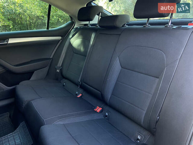 Серый Шкода Суперб, объемом двигателя 1.97 л и пробегом 223 тыс. км за 17999 $, фото 15 на Automoto.ua