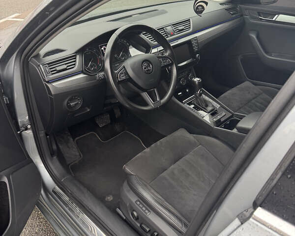 Серый Шкода Суперб, объемом двигателя 1.97 л и пробегом 261 тыс. км за 16550 $, фото 7 на Automoto.ua