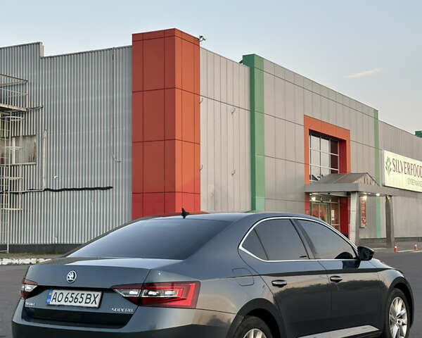Серый Шкода Суперб, объемом двигателя 2 л и пробегом 290 тыс. км за 16500 $, фото 7 на Automoto.ua