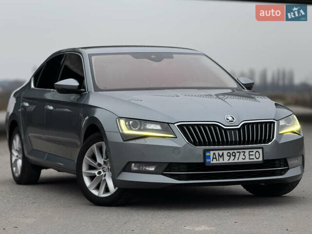 Серый Шкода Суперб, объемом двигателя 2 л и пробегом 252 тыс. км за 15800 $, фото 3 на Automoto.ua