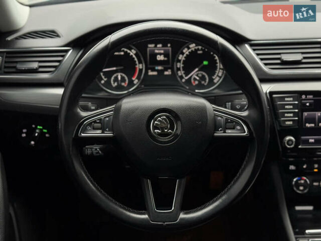 Серый Шкода Суперб, объемом двигателя 2 л и пробегом 252 тыс. км за 15800 $, фото 21 на Automoto.ua