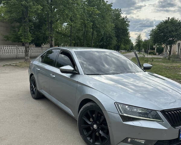 Серый Шкода Суперб, объемом двигателя 1.6 л и пробегом 247 тыс. км за 15500 $, фото 16 на Automoto.ua