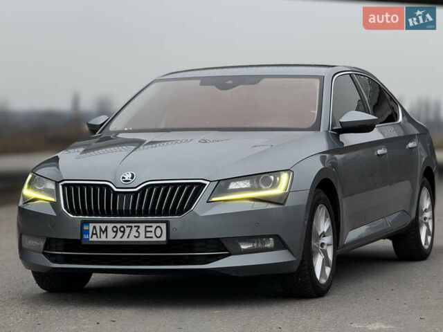 Серый Шкода Суперб, объемом двигателя 2 л и пробегом 252 тыс. км за 15800 $, фото 2 на Automoto.ua