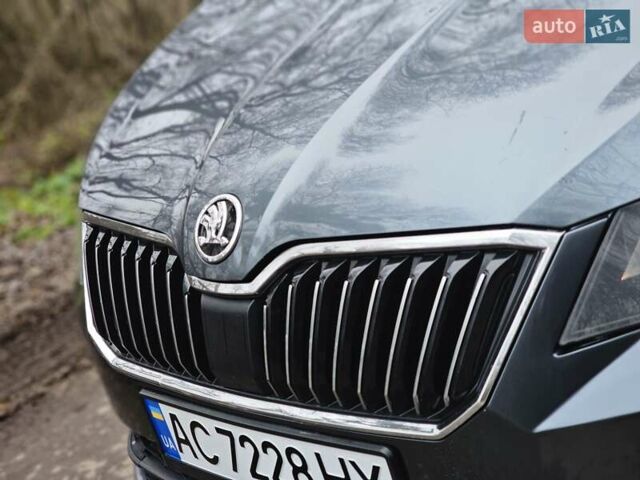 Серый Шкода Суперб, объемом двигателя 1.6 л и пробегом 201 тыс. км за 13800 $, фото 3 на Automoto.ua