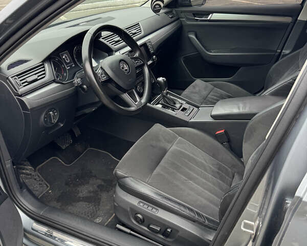 Сірий Шкода Суперб, об'ємом двигуна 1.97 л та пробігом 262 тис. км за 16000 $, фото 6 на Automoto.ua