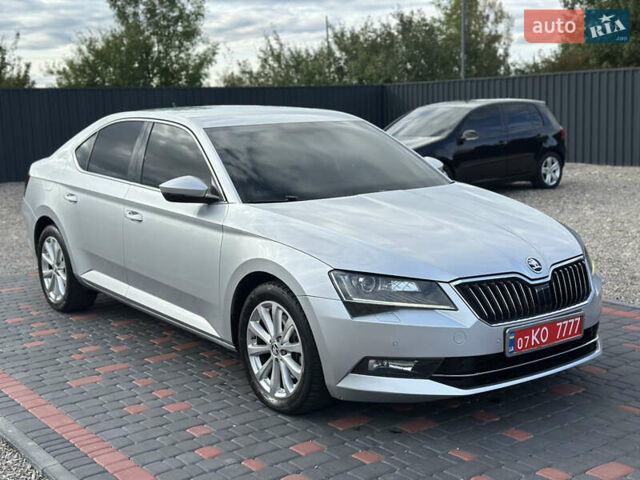 Серый Шкода Суперб, объемом двигателя 1.97 л и пробегом 242 тыс. км за 16500 $, фото 2 на Automoto.ua