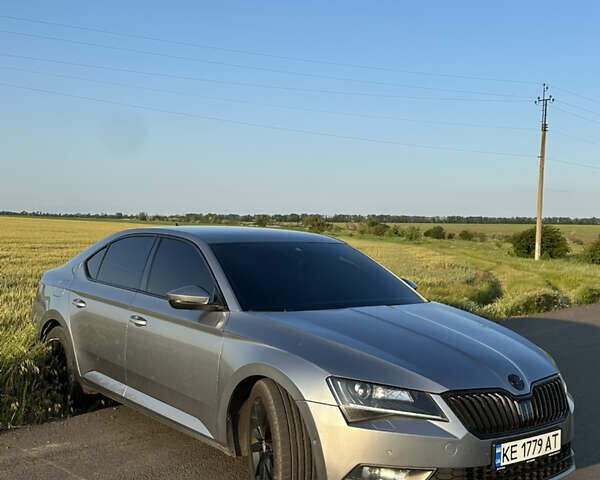 Серый Шкода Суперб, объемом двигателя 1.6 л и пробегом 247 тыс. км за 15500 $, фото 5 на Automoto.ua