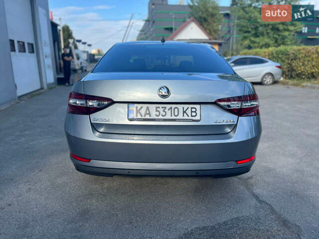 Серый Шкода Суперб, объемом двигателя 1.8 л и пробегом 280 тыс. км за 14700 $, фото 2 на Automoto.ua