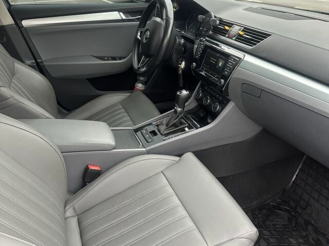 Сірий Шкода Суперб, об'ємом двигуна 2 л та пробігом 245 тис. км за 17900 $, фото 15 на Automoto.ua