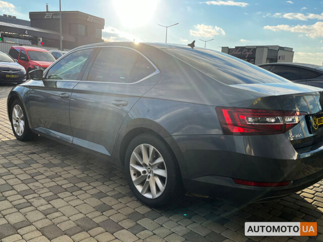 Серый Шкода Суперб, объемом двигателя 2 л и пробегом 274 тыс. км за 17100 $, фото 4 на Automoto.ua