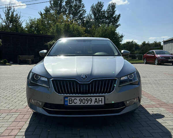 Серый Шкода Суперб, объемом двигателя 1.97 л и пробегом 257 тыс. км за 14900 $, фото 2 на Automoto.ua