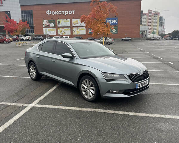 Серый Шкода Суперб, объемом двигателя 1.97 л и пробегом 261 тыс. км за 16550 $, фото 1 на Automoto.ua