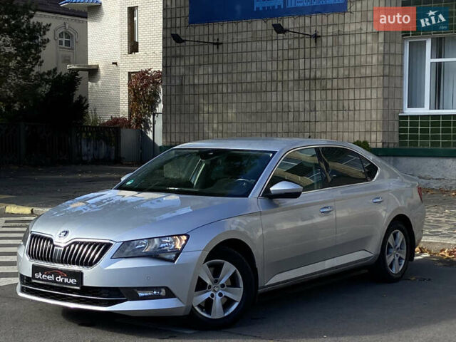 Серый Шкода Суперб, объемом двигателя 1.97 л и пробегом 223 тыс. км за 17999 $, фото 1 на Automoto.ua