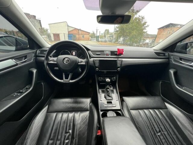 Серый Шкода Суперб, объемом двигателя 2 л и пробегом 242 тыс. км за 15000 $, фото 5 на Automoto.ua