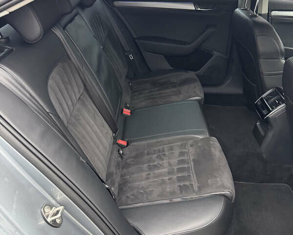 Сірий Шкода Суперб, об'ємом двигуна 1.97 л та пробігом 260 тис. км за 17650 $, фото 15 на Automoto.ua