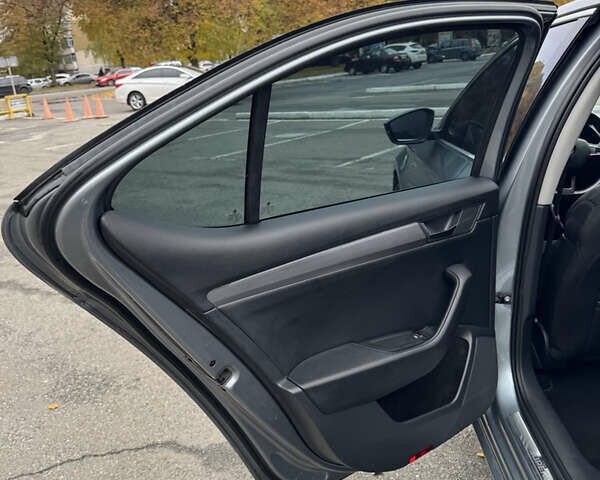 Сірий Шкода Суперб, об'ємом двигуна 1.97 л та пробігом 262 тис. км за 16000 $, фото 8 на Automoto.ua