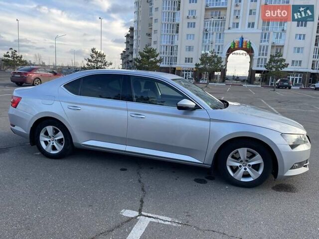 Серый Шкода Суперб, объемом двигателя 1.97 л и пробегом 220 тыс. км за 17500 $, фото 4 на Automoto.ua