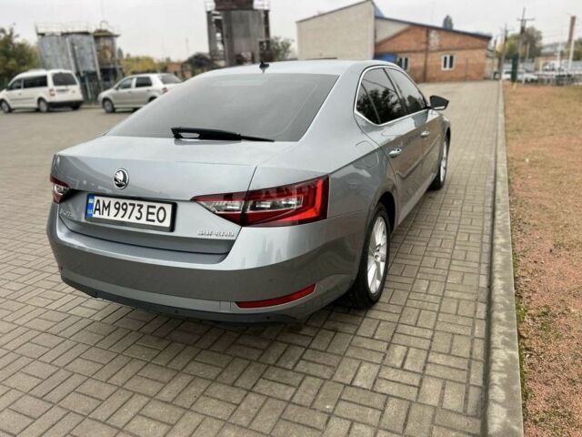 Серый Шкода Суперб, объемом двигателя 2 л и пробегом 242 тыс. км за 15000 $, фото 4 на Automoto.ua