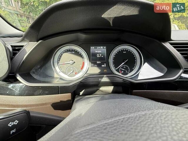 Серый Шкода Суперб, объемом двигателя 1.97 л и пробегом 195 тыс. км за 18000 $, фото 2 на Automoto.ua