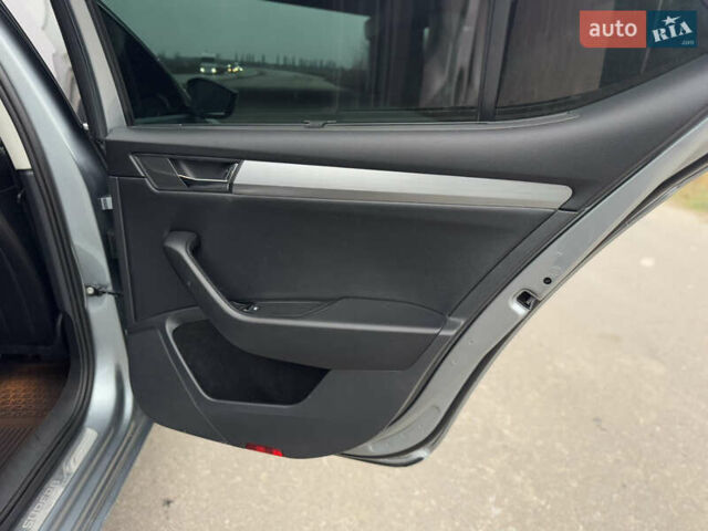 Серый Шкода Суперб, объемом двигателя 2 л и пробегом 252 тыс. км за 15800 $, фото 28 на Automoto.ua