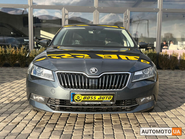 Серый Шкода Суперб, объемом двигателя 2 л и пробегом 274 тыс. км за 17100 $, фото 1 на Automoto.ua