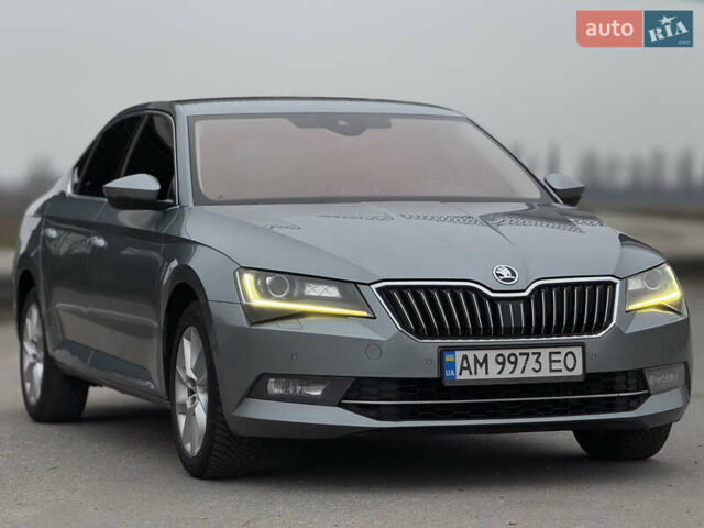 Серый Шкода Суперб, объемом двигателя 2 л и пробегом 252 тыс. км за 15800 $, фото 5 на Automoto.ua