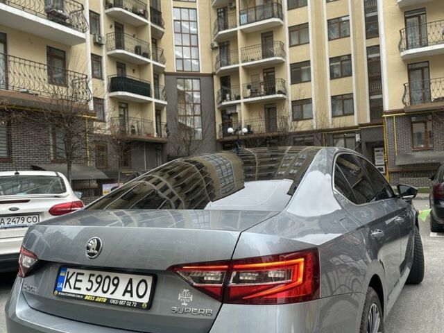 Сірий Шкода Суперб, об'ємом двигуна 2 л та пробігом 245 тис. км за 17900 $, фото 2 на Automoto.ua