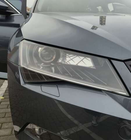 Серый Шкода Суперб, объемом двигателя 1.8 л и пробегом 130 тыс. км за 20000 $, фото 1 на Automoto.ua