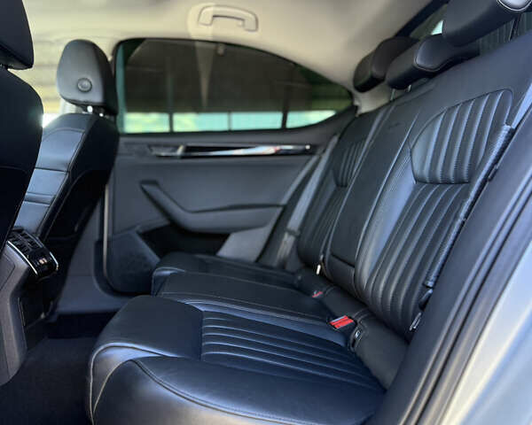 Серый Шкода Суперб, объемом двигателя 1.97 л и пробегом 198 тыс. км за 20499 $, фото 9 на Automoto.ua