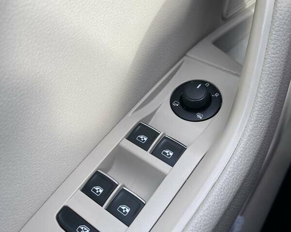 Серый Шкода Суперб, объемом двигателя 2 л и пробегом 260 тыс. км за 19500 $, фото 91 на Automoto.ua