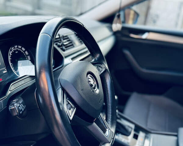 Серый Шкода Суперб, объемом двигателя 2 л и пробегом 210 тыс. км за 16450 $, фото 70 на Automoto.ua