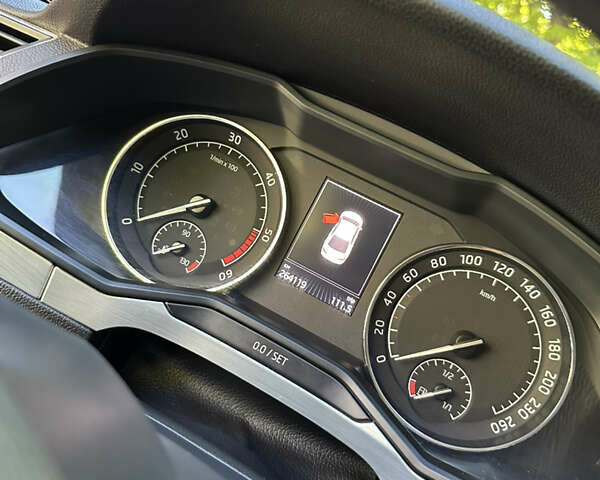 Шкода Суперб 2017 в Виннице на Automoto.ua Серый Шкода Суперб, объемом двигателя 1.97 л и пробегом 265 тыс. км за 17500 $, фото 15 на Automoto.ua