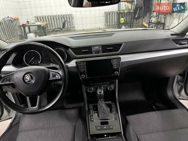 Серый Шкода Суперб, объемом двигателя 1.97 л и пробегом 200 тыс. км за 8900 $, фото 14 на Automoto.ua