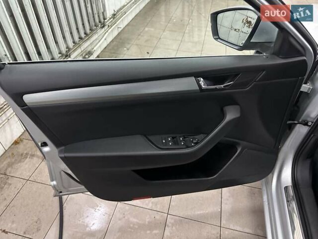 Серый Шкода Суперб, объемом двигателя 1.97 л и пробегом 200 тыс. км за 8900 $, фото 9 на Automoto.ua