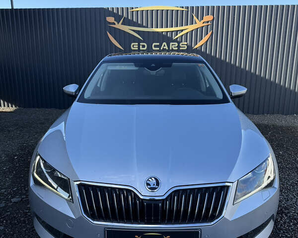 Серый Шкода Суперб, объемом двигателя 1.97 л и пробегом 198 тыс. км за 20499 $, фото 1 на Automoto.ua