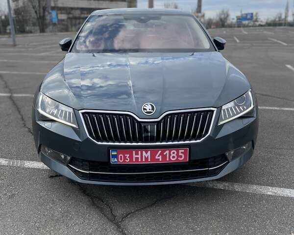 Серый Шкода Суперб, объемом двигателя 2 л и пробегом 260 тыс. км за 19500 $, фото 20 на Automoto.ua
