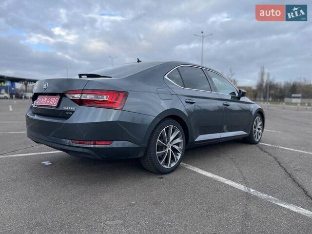 Серый Шкода Суперб, объемом двигателя 2 л и пробегом 260 тыс. км за 19500 $, фото 12 на Automoto.ua