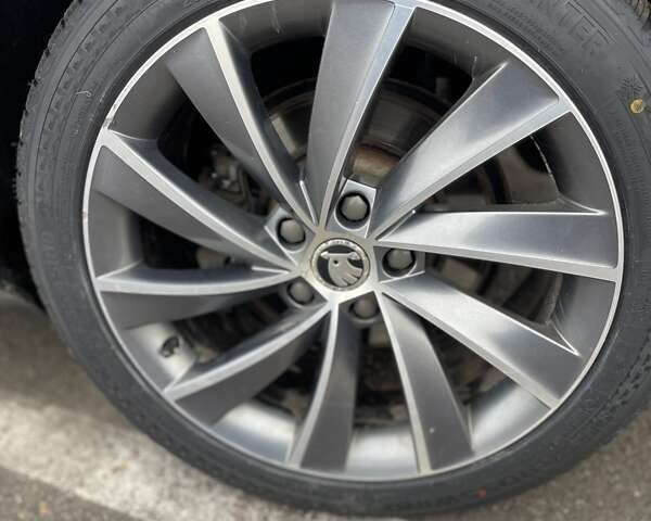 Серый Шкода Суперб, объемом двигателя 2 л и пробегом 260 тыс. км за 19500 $, фото 75 на Automoto.ua