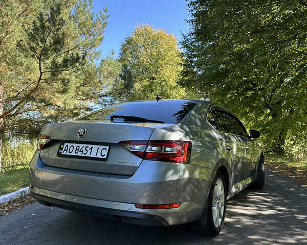 Шкода Суперб 2017 в Виннице на Automoto.ua Серый Шкода Суперб, объемом двигателя 1.97 л и пробегом 265 тыс. км за 17500 $, фото 9 на Automoto.ua