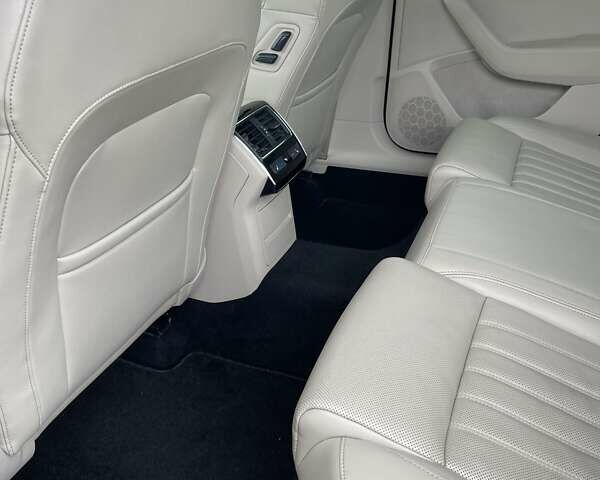 Серый Шкода Суперб, объемом двигателя 2 л и пробегом 260 тыс. км за 19500 $, фото 51 на Automoto.ua