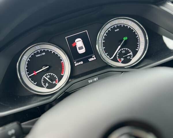 Шкода Суперб 2017 в Кривом Роге на Automoto.ua Серый Шкода Суперб, объемом двигателя 2 л и пробегом 241 тыс. км за 21000 $, фото 39 на Automoto.ua