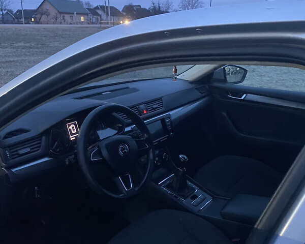 Сірий Шкода Суперб, об'ємом двигуна 2 л та пробігом 299 тис. км за 11950 $, фото 9 на Automoto.ua