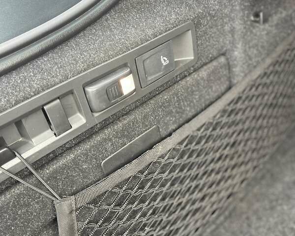 Серый Шкода Суперб, объемом двигателя 2 л и пробегом 260 тыс. км за 19500 $, фото 120 на Automoto.ua