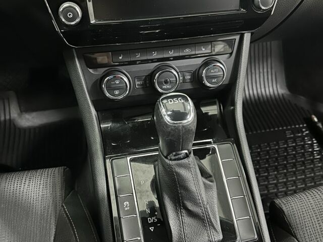 Серый Шкода Суперб, объемом двигателя 2 л и пробегом 200 тыс. км за 8900 $, фото 7 на Automoto.ua