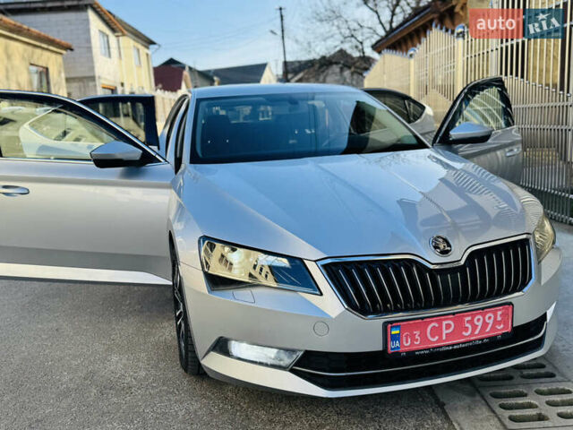 Серый Шкода Суперб, объемом двигателя 2 л и пробегом 210 тыс. км за 16450 $, фото 1 на Automoto.ua
