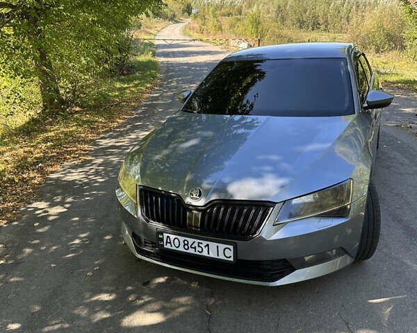 Шкода Суперб 2017 в Виннице на Automoto.ua Серый Шкода Суперб, объемом двигателя 1.97 л и пробегом 265 тыс. км за 17500 $, фото 2 на Automoto.ua