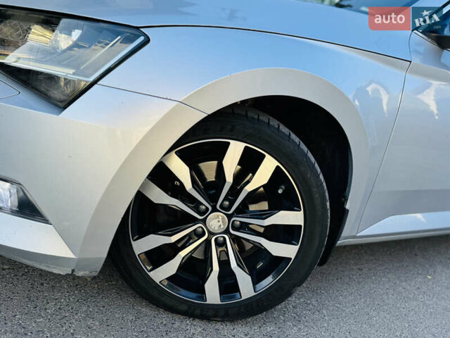 Серый Шкода Суперб, объемом двигателя 2 л и пробегом 210 тыс. км за 16450 $, фото 11 на Automoto.ua