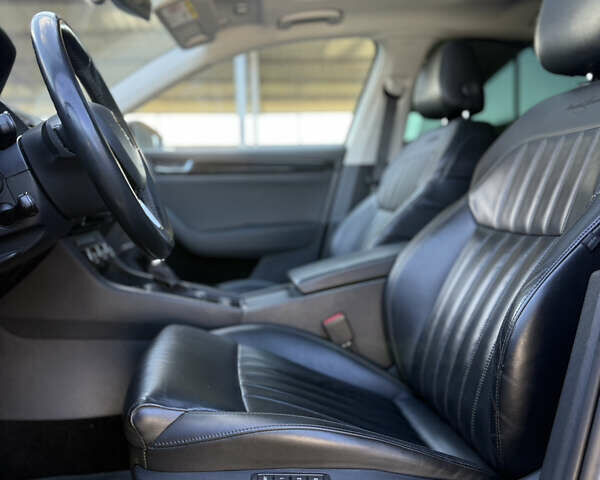 Серый Шкода Суперб, объемом двигателя 1.97 л и пробегом 198 тыс. км за 20499 $, фото 7 на Automoto.ua