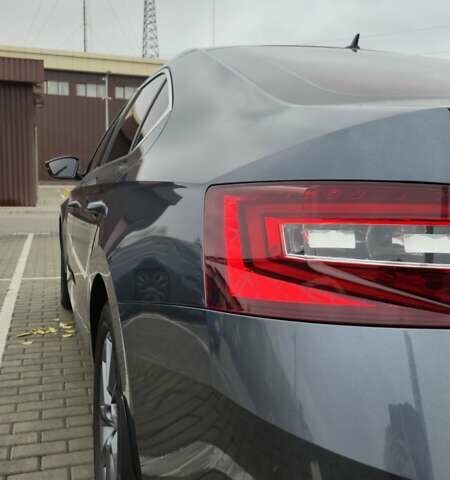 Серый Шкода Суперб, объемом двигателя 1.8 л и пробегом 130 тыс. км за 20000 $, фото 3 на Automoto.ua