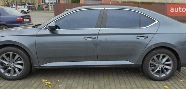 Серый Шкода Суперб, объемом двигателя 1.8 л и пробегом 130 тыс. км за 20000 $, фото 9 на Automoto.ua